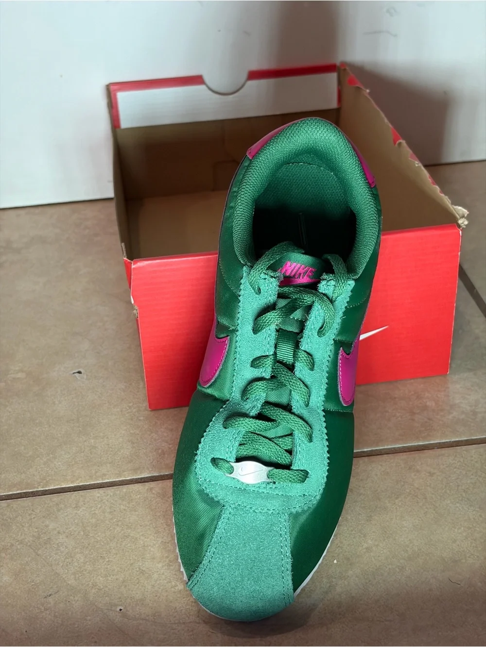 NEW Nike Cortez TXT Gorge Green Wild Cherry – Youth 7 / Women’s 8.5